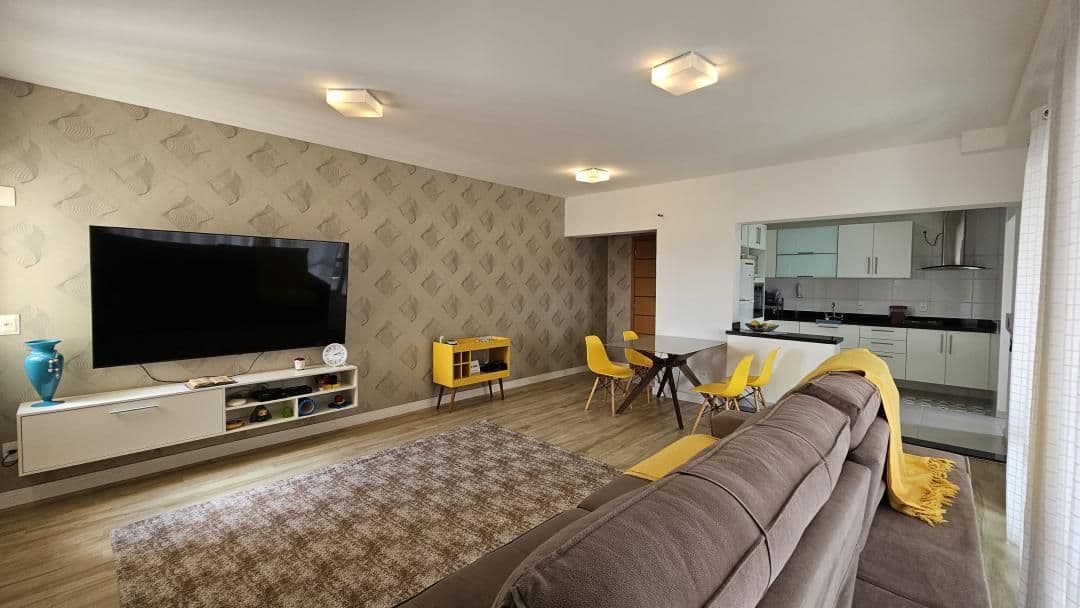 Botaniq Condominum Club
